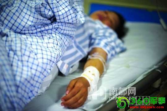 周女士自称因例假拒绝行房，被丈夫殴打并砍断手脚筋。南都记者 陈文才 摄